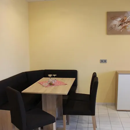 Friederike Wackler Gaestehaus Aparthotel 2*